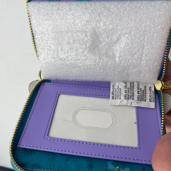 NEW Disney NYCC Exclusive 2022 The Hunchback of Notre Dame Djali Wallet - Picture 7 of 7